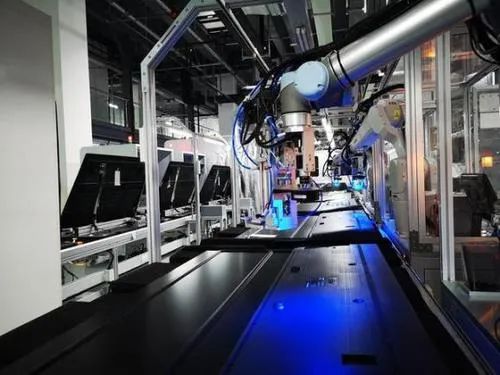 從長(zhǎng)虹看中國(guó)家電制造業(yè)的轉(zhuǎn)型升級(jí) 多媒體技術(shù)的融合與創(chuàng)新之路